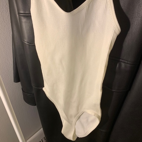 White Urban Outfitters Ribbed Bodysuit - Picture 3 of 4